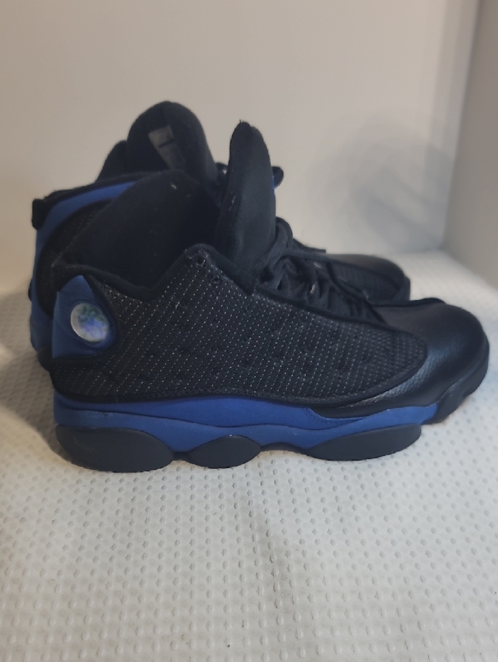 Jordan Men’s Black Sneakers with Blue Jumpman Accents - Picture 2 of 5